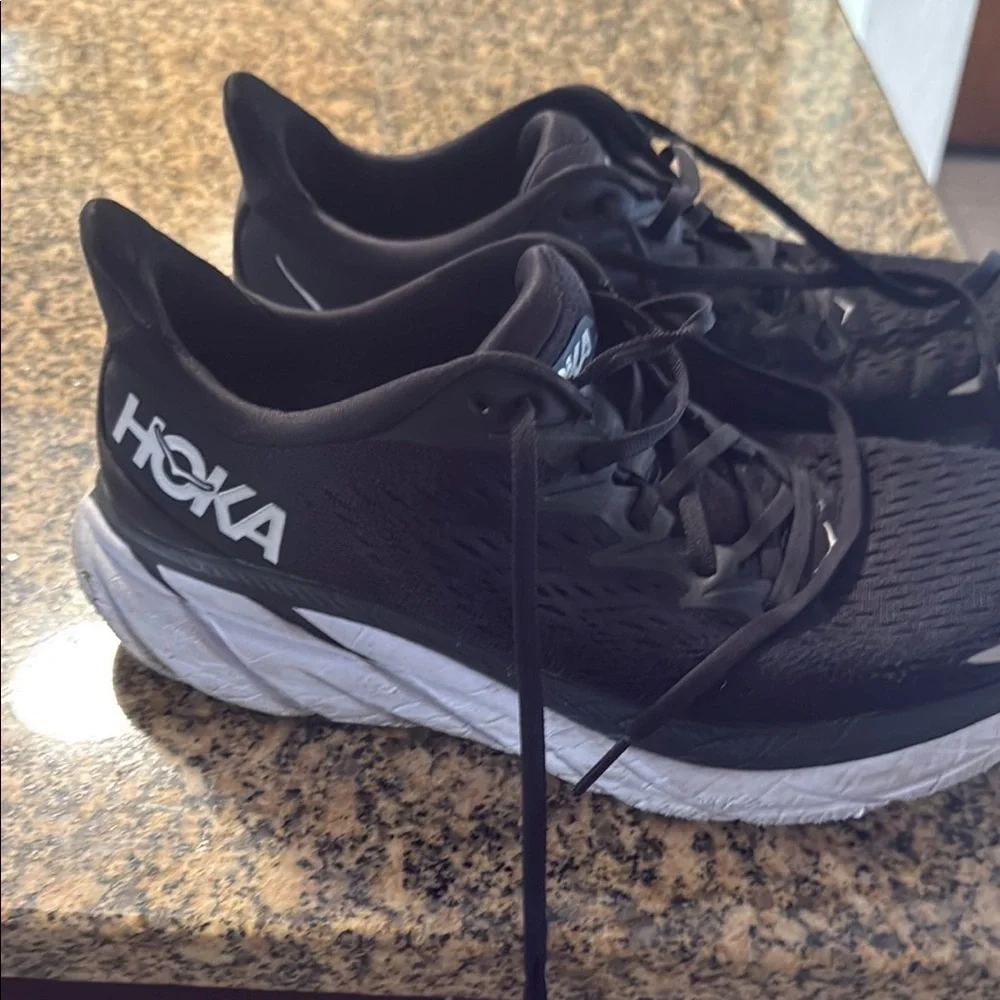 Hoka Clifton 8 Black Athletic Shoes - Picture 6 of 10